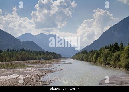 L'imponente Valle del fiume Lech in Tirolo È stato designato Natuschutzgebiet ed è chiamato Naturpark Tiroler Lech Foto Stock