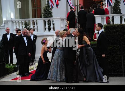 Re Constantine II e la principessa Michael di Kent arrivano all'hotel Mandarin Oriental per una cena di gala ospitata dalla Regina Elisabetta II della Gran Bretagna a Londra, Regno Unito il 28 aprile 2011 alla vigilia del matrimonio reale. Il Principe William della Gran Bretagna sposerà il suo fidanzato Kate Middleton all'Abbazia di Westminster a Londra il 29 aprile 2011. Foto di ABACAPRESS.COM Foto Stock