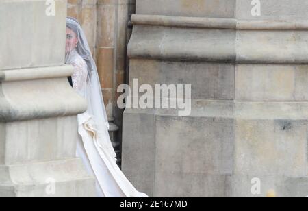 Kate Middleton arriva all'Abbazia di Westminster per il suo matrimonio con il principe William, a Londra, Regno Unito, il 29 aprile 2011. Foto di Frederic Nebinger/ABACAPRESS.COM Foto Stock