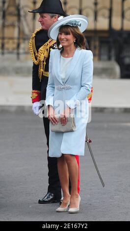 Carole Middleton, la madre di Kate Middleton che arrivò all'Abbazia di Westminster per il matrimonio del Principe William con Kate Middleton, a Londra, Regno Unito, il 29 aprile 2011. Foto di Frederic Nebinger/ABACAPRESS.COM Foto Stock