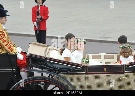 Pippa Middleton sul Mall sulla sua strada per Buckingham Palace dopo il matrimonio del principe William a Kate Middleton, a Londra, Regno Unito il 29 aprile 2011. Foto di Mousse/ABACAPRESS.COM Foto Stock