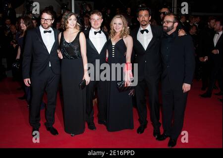 (R-L) il produttore Josh Mond, il produttore Antonio Campos, Louisa Krause, Brady Corbet, Elizabeth Olsen e il regista Sean Durkin arrivano per la proiezione del film 'Martha Marcy May Marlene' nell'ambito del 64° Festival Internazionale del Cinema di Cannes, a Cannes, Francia meridionale, il 15 maggio 2011. Foto di Hahn-Nebinger-Genin/ABACAPRESS.COM Foto Stock