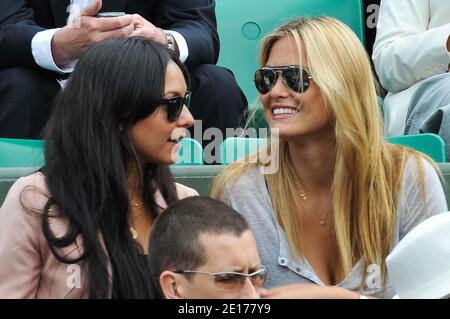 Bar Refaeli al French Tennis Open 2011 all'arena Roland Garros di Parigi, Francia, il 27 maggio 2011. Foto di Christophe Guibbaud/ABACAPRESS.COM Foto Stock