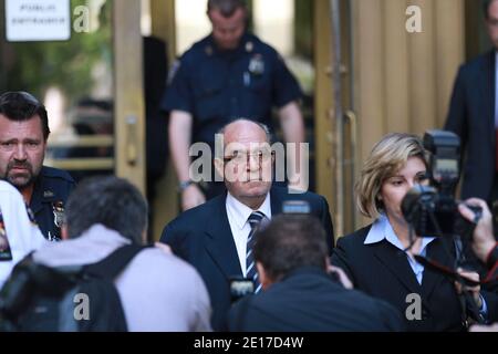 Accanto al caso Dominique Strauss Kahn, Mahmoud Abdel Salam Omar, un uomo d'affari egiziano accusato di aver fatto una cameriera in un hotel di Manhattan, lascia un tribunale penale a Manhattan, NY, USA il 3 giugno 2011. Foto di Kevin Hagen/ABACAPRESS.COM Foto Stock