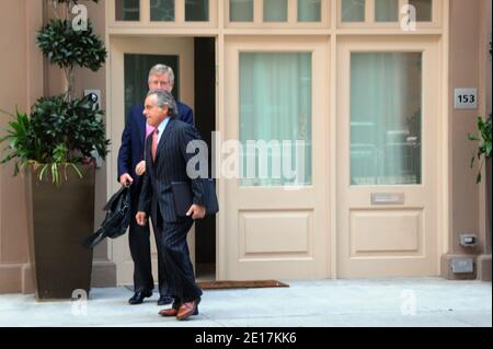 Esclusivo. Gli avvocati William Taylor e Benjamin Brafman lasciano la casa cittadina di Dominique Strauss-Khan a New York City, NY, USA, 13 giugno 2011. Foto di Mehdi Taamallah/ABACAPRESS.COM Foto Stock