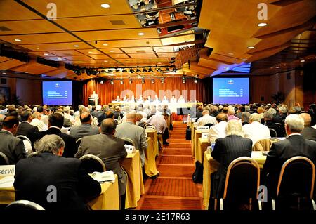 Atmosfera all'Assemblea Generale della FFF (Federazione Francese di Calcio) durante l'elezione del nuovo Presidente Noel le graet al Méridien Etoile Hotel a Parigi, Francia, il 18 giugno 2011. Foto di Thierry Plessis/ABACAPRESS.COM Foto Stock