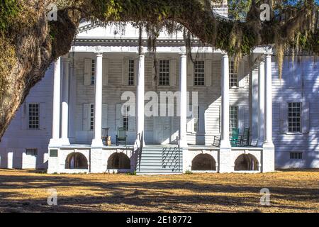 Lo storico e presunto luogo storico della Hampton Plantation state e' aperto per tour e offre ai visitatori un'occhiata alla vita delle piantagioni. Foto Stock