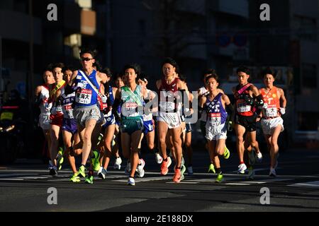 Tokyo, Giappone. 2 gennaio 2021. General view Ekiden : la 97a corsa di Hakone Ekiden, corsa di andata e ritorno del Collegio di Tokyo-Hakone Ekiden, prima sezione a Tokyo, Giappone . Credit: AFLO/Alamy Live News Foto Stock