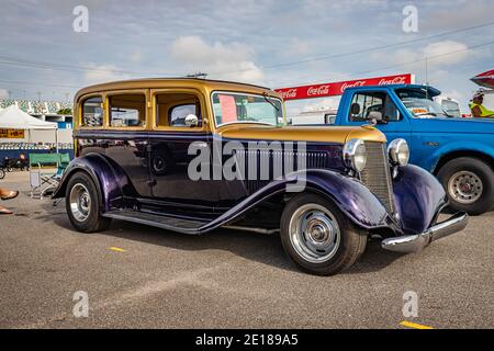 Daytona Beach, FL - 29 novembre 2020: 1933 DeSoto ad una mostra di auto locale. Foto Stock