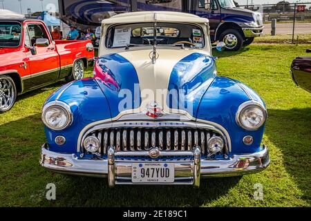 Daytona Beach, FL - 29 novembre 2020: 1947 Buick Eight ad una mostra di auto locale. Foto Stock