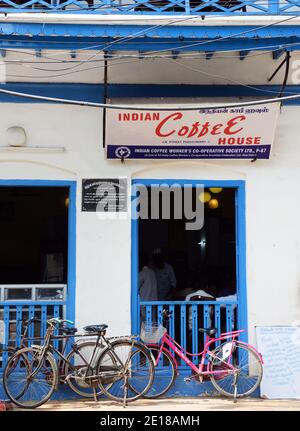 La caffetteria indiana in via JN a Pondicherry, India. Foto Stock