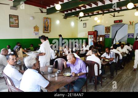 La caffetteria indiana in via JN a Pondicherry, India. Foto Stock