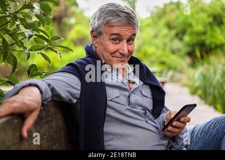 Ritratto di sorridente uomo senior Foto Stock