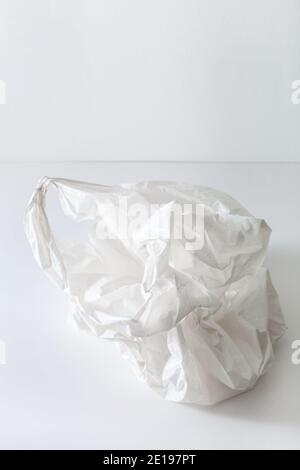 Monouso sacchetto di plastica, il riciclaggio dei rifiuti, questioni ambientali Foto Stock