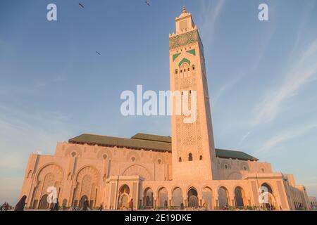 La grande e iconica moschea di Hassan II in una bella serata a Casablanca, Marocco. Foto Stock