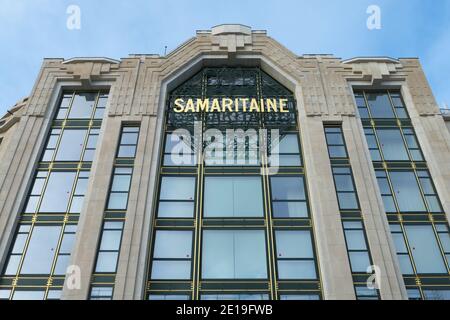 Parigi, Francia. Dicembre 30. 2020. Vista sul famoso edificio del grande magazzino Samaritaine. Foto Stock