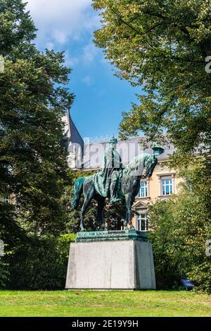 Statua equestre dell'imperatore Guglielmo i, Kaiser Wilhelm i, a Planten und Blomen, Amburgo, Germania Foto Stock