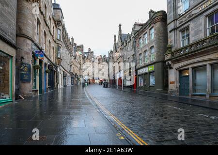 Edimburgo, Scozia, Regno Unito. 05 gennaio 2021. La maggior parte del centro di Edimburgo è estremamente tranquilla e soprattutto deserta durante il primo giorno di blocco nel 2021 Credit: David Coulson/Alamy Live News Foto Stock