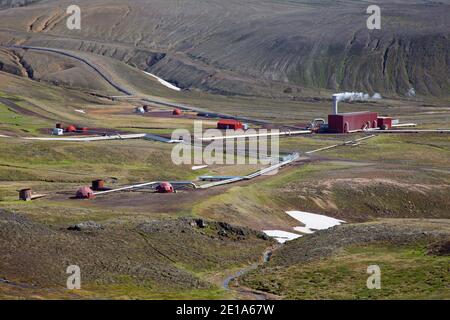 La centrale geotermica di Krafla, la più grande centrale elettrica dell'Islanda vicino al vulcano Krafla e al lago Myvatn in estate Foto Stock