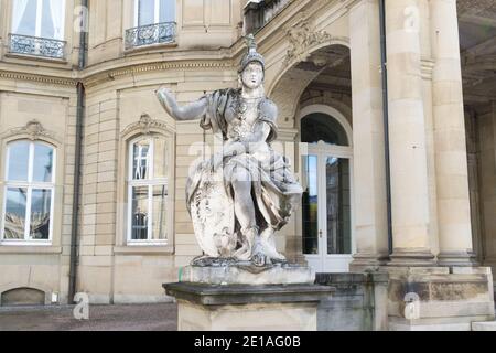 Il Palazzo nuovo ( Neues Schloss ) che sorge su Schlossplatz, a Stoccarda - Germania Foto Stock