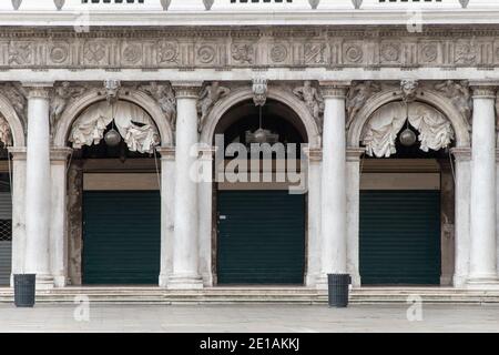 Le Procuratie nuove, elevazione in Piazza San Marco, città di Venezia, Italia, Europa Foto Stock