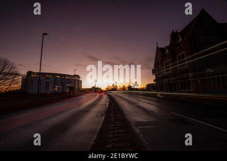 Alba sul Trent Bridge, Nottingham Nottinghamshire Inghilterra Regno Unito Foto Stock