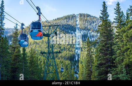 Gondola di Banff in prima stagione invernale. Banff National Park, Canadian Rockies. Foto Stock