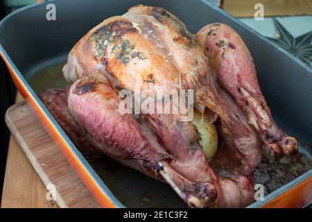 tacchino arrosto pranzo di Natale cucinato e pronto per essere scolpito Foto Stock