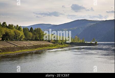 Fiume Yenisei in Divnogorsk. Krasnoyarsk krai. La Russia Foto Stock