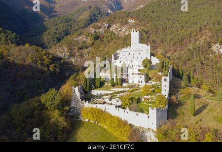 Castello d'Avio in provincia di Trento, Vallagarina, Trentino Alto Adige, italia settentrionale, europa. Castello medievale di Sabbionara. Foto Stock