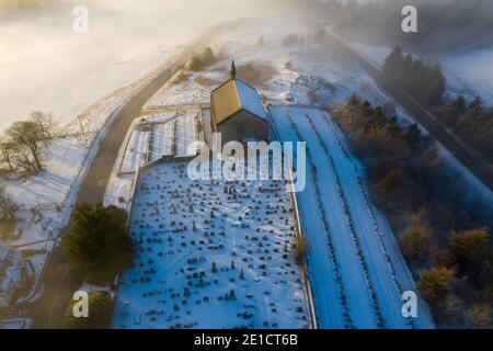 Veduta aerea della Chiesa Parrocchiale di Kirk 'o Shotts, Salsburgh, Lanarkshire settentrionale, Scozia. Foto Stock