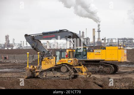 Il Syncrude upgrader impianto. Il tar sands sono il più grande progetto industriale del pianeta e di tutto il mondo più nociva per l'ambiente. Il syn Foto Stock