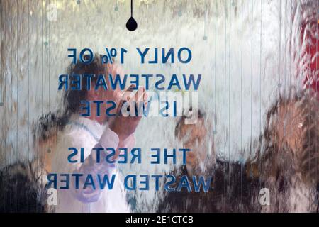 Una mostra di sostenibilità presso l'edificio Crystal, che è il primo edificio al mondo ad essere premiato come uno straordinario BREEAM (BRE Environmental AS Foto Stock