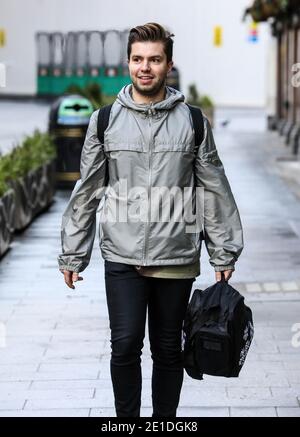 Sonny Jay visto partire da Global radio Studios a Londra. Foto Stock