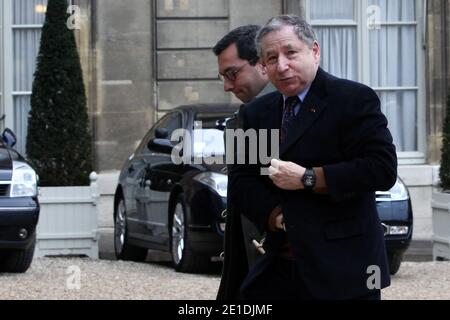 Capo della 'Federation internationale de l car' (FIA) Jean Todt arriva a partecipare al capodanno del presidente francese Nicolas Sarkozy, dove gli attori dello sport si preparano al Palazzo Elysee di Parigi, in Francia, il 17 gennaio 2011. Foto di Stephane Lemouton/ABACAPRESS.COM Foto Stock