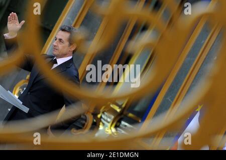 Il presidente francese Nicolas Sarkozy consegna i suoi auguri per il nuovo anno ai lavoratori della cultura francese al Grand Palais di Parigi, in Francia, il 19 gennaio 2011, dopo che Nicolas Sarkozy e sua moglie Carla Bruni-Sarkozy hanno visitato il sito di ristrutturazione delle gallerie nella sala espositiva del Grand Palais. Foto di Nicolas Gouhier/ABACAPRESS.COM Foto Stock