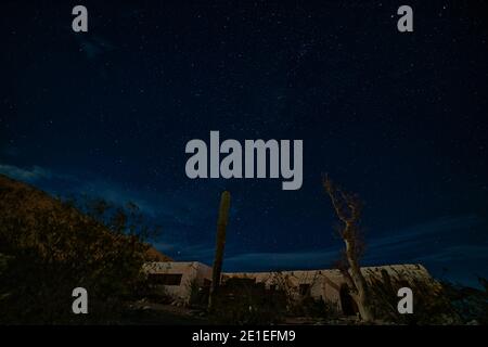 Cielo notturno nel deserto di Bahia de los Angelos in Messico Foto Stock