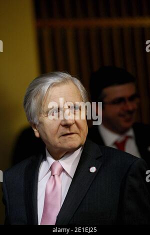 Il presidente della Banca centrale europea Jean-Claude Trichet è stato raffigurato durante la sessione di apertura del vertice delle finanze del G20 al ministero delle finanze di Bercy, a Parigi, in Francia, il 19 febbraio 2011. I responsabili finanziari delle 20 nazioni industrializzate e in via di sviluppo più veloci del mondo lottano su come sostenere l'economia mondiale in un incontro di due giorni a Parigi. Foto di Hamilton/Pool/ABACAPRESS.COM Foto Stock