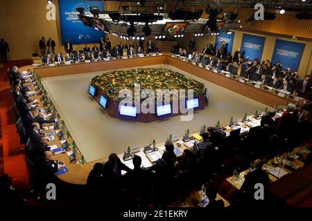 Visione generale all'inizio di una riunione dei ministri delle finanze e dei governatori delle banche centrali del G20 al Ministero dell'Economia a Parigi, in Francia, il 19 febbraio 2011. Foto di Charles Platiau/piscina/ABACAPRESS.COM Foto Stock