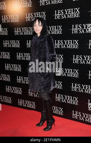 Maria de Medeiros partecipa alla prima di 'Les yeux de sa Mere' a Gamont Capucines a Parigi, Francia, il 22 marzo 2011. Foto di Giancarlo Gorassini/ABACAPRESS.COM Foto Stock