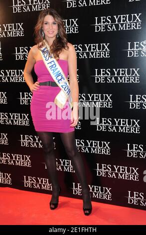 Miss France Laury Thilleman partecipa alla prima di 'Les yeux de sa Mere' a Gamont Capucines a Parigi, Francia, il 22 marzo 2011. Foto di Giancarlo Gorassini/ABACAPRESS.COM Foto Stock