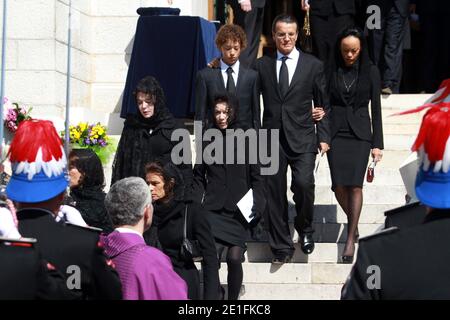 Principessa Stephanie, principessa Caroline, Elisabetta Anne de Massy e famiglia dopo la cerimonia funeraria della principessa Antoinette di Monaco, nella cattedrale di Notre-Dame-Immaculee a Monaco, Principato di Monaco, il 24 marzo 2011. Foto di Franz Chavaroche/piscina/ABACAPRESS.COM Foto Stock