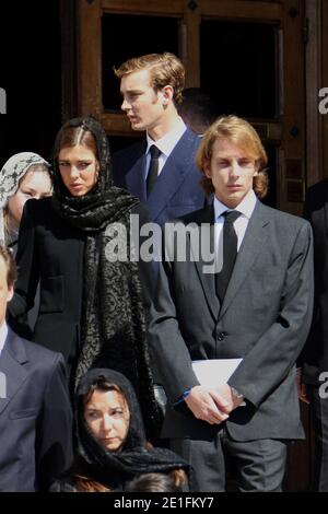 Charlotte, Pierre e Andrea Casiraghi dopo la cerimonia funeraria della principessa Antoinette di Monaco, nella cattedrale di Notre-Dame-Immaculee a Monaco, Principato di Monaco, il 24 marzo 2011. Foto di Marco Piovanotto/ABACAPRESS.COM Foto Stock