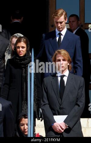 Charlotte, Pierre e Andrea Casiraghi dopo la cerimonia funeraria della principessa Antoinette di Monaco, nella cattedrale di Notre-Dame-Immaculee a Monaco, Principato di Monaco, il 24 marzo 2011. Foto di Franz Chavaroche/piscina/ABACAPRESS.COM Foto Stock