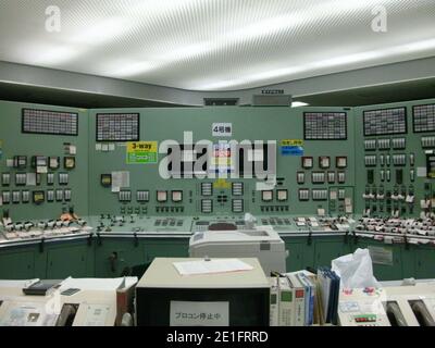 Distribuire la foto della sala di controllo dell'unità 4 della centrale nucleare di Fukushima Daiichi illustrata il 29 marzo 2011 a Okumamachi, Giappone. Si dice che l'acqua di mare vicino ai reattori nucleari paralizzati del Giappone abbia un livello di iodio radioattivo molto più alto di quanto riportato in precedenza. L'agenzia giapponese per la sicurezza nucleare ha affermato che l'acqua nei pressi del reattore 1 dell'impianto di Fukushima Daiichi conteneva iodio radioattivo 3,355 volte il limite legale. Foto tramite ABACAPRESS.COM Foto Stock