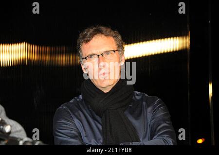 Il coach nazionale francese Laurent Blanc partecipa al "le Sportif de l'annee 2011 des auditeurs de radio-France" tenutosi alla Maison de la radio di Parigi, Francia, il 10 febbraio 2011. Foto di Thierry Plessis/ABACAPRESS.COM Foto Stock