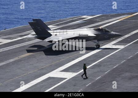 Lockheed Martin F-35C Lightning II del VFA-147 a bordo della USS Abraham Lincoln (CVN-72) il 20 agosto 2018 (180820 Foto Stock