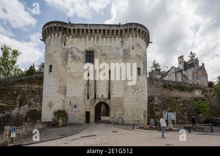 Porta d'ingresso alla parte medievale di Loches, una città nella valle della Loira, Francia Foto Stock