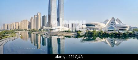 Vista esterna del Centro Internazionale di Cultura e Arte di Changsha Meixihu, accanto al Lago Meixi, Changsha, provincia di Hunan, Cina. Foto Stock