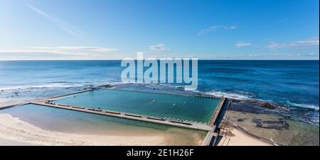 Le terme oceaniche di Merewether sono un famoso punto di riferimento nella città costiera Di Newcastle - NSW = Australia Foto Stock